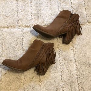 Indigo rd. Women’s booties with fringe